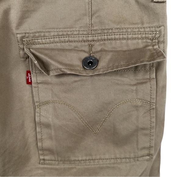LEVI’S Tan Cargo Shorts - Picture 6 of 10